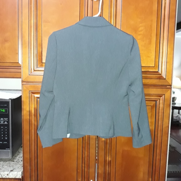 Blazer - Picture 2 of 7